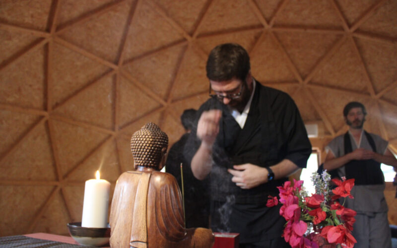 Retiros y práctica intensiva: un camino hacia el corazón del zen