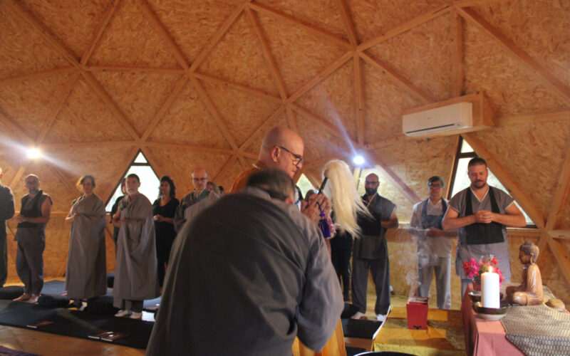 Cómo Diferenciar un Grupo Peligroso de una Práctica Espiritual Genuina